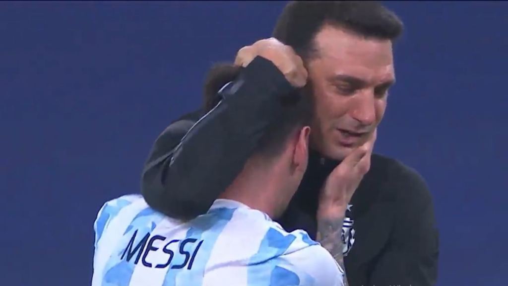 El Abrazo Emotivo Entre Messi Y Scaloni Tucuman