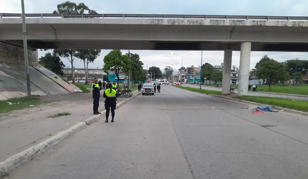Arrestan a automovilista que escapó tras embestir y matar a una mujer en el puente Lucas Córdoba
