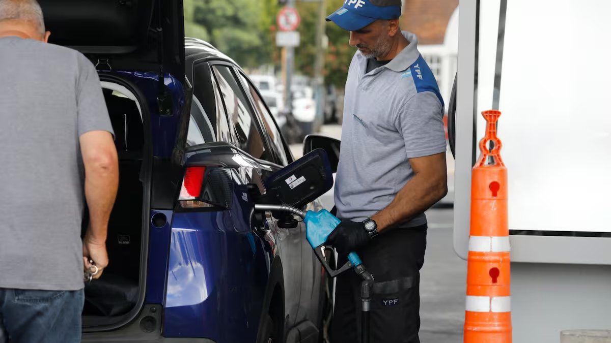YPF sube un 3,5% el precio de los combustibles desde este martes