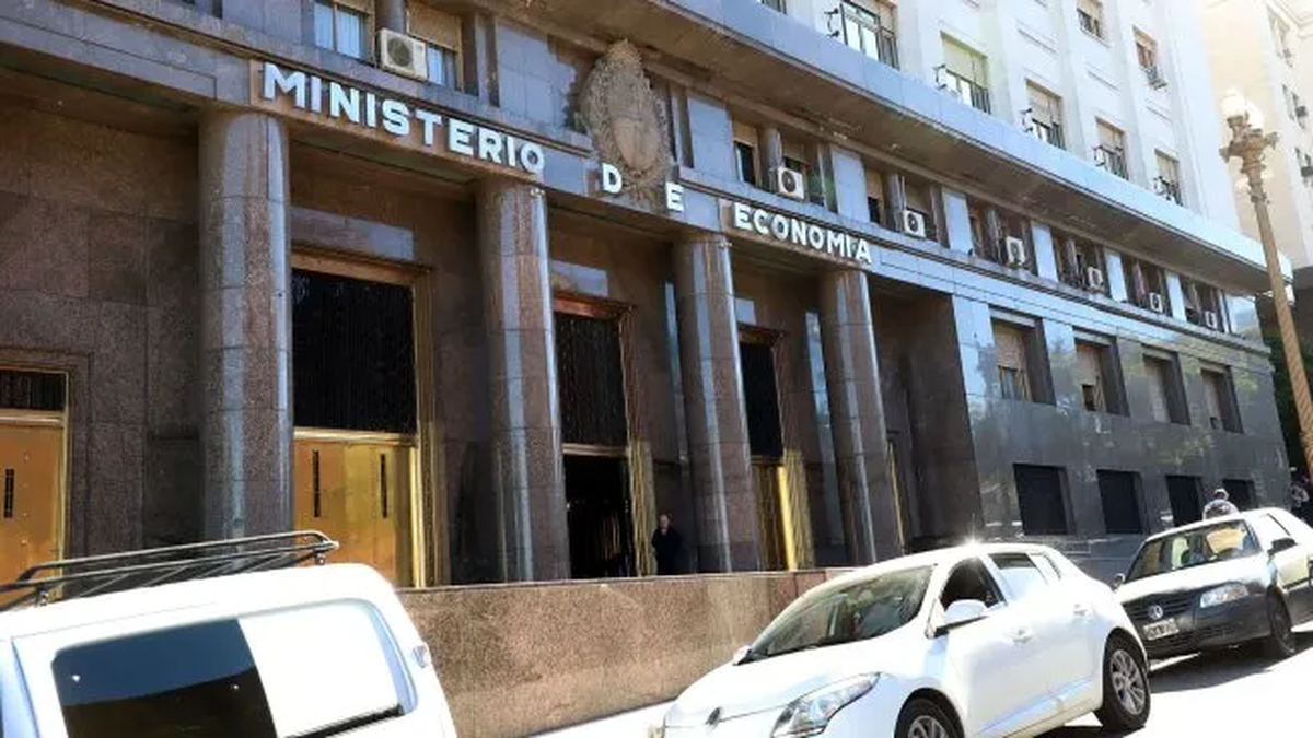 El Gobierno aumentó sus ingresos solo 1,3% real en junio